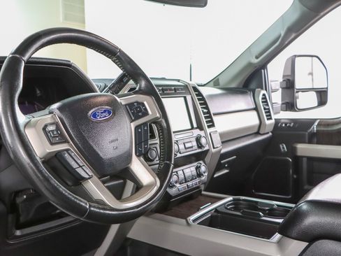 Used 2021 Ford F250 Lariat w/ Lariat Value Package AWD/4WD image 24
