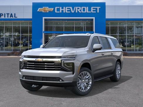 New 2026 Chevrolet Suburban LT AWD/4WD image 6