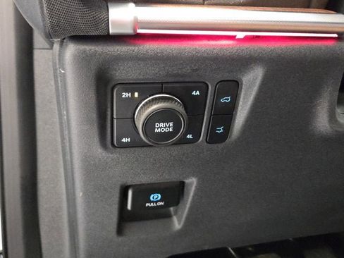 Used 2025 Ford Expedition King Ranch AWD/4WD image 28