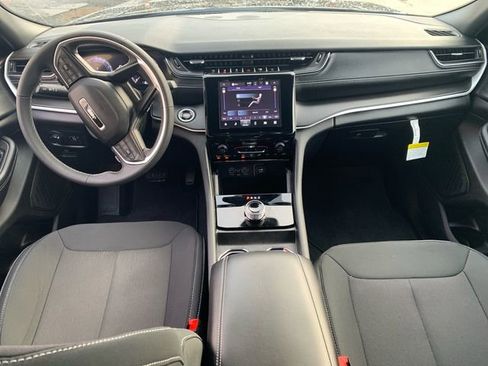 Used 2024 Jeep Grand Cherokee L Laredo w/ Trailer Tow Package image 18