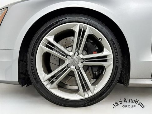 Used 2015 Audi S8 image 36