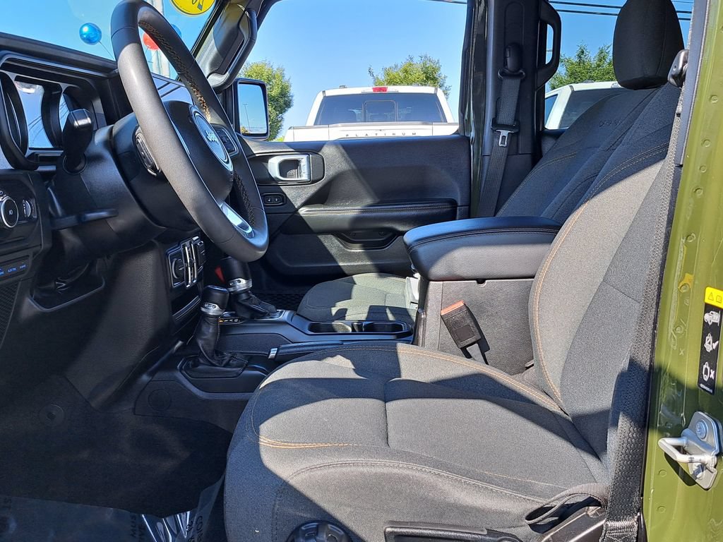 Used 2024 Jeep Wrangler Unlimited Sahara AWD/4WD image 14