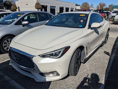 Used 2020 INFINITI Q60 3.0t Luxe w/ Essential Package image 2