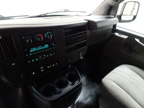 Used 2019 Chevrolet Express 3500 w/ Driver Convenience Package RWD image 31