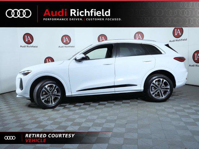 Certified 2025 Audi Q5 Premium w/ Convenience Package AWD/4WD image 5