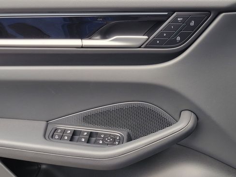 New 2026 Porsche Macan 4 Electric AWD/4WD image 25