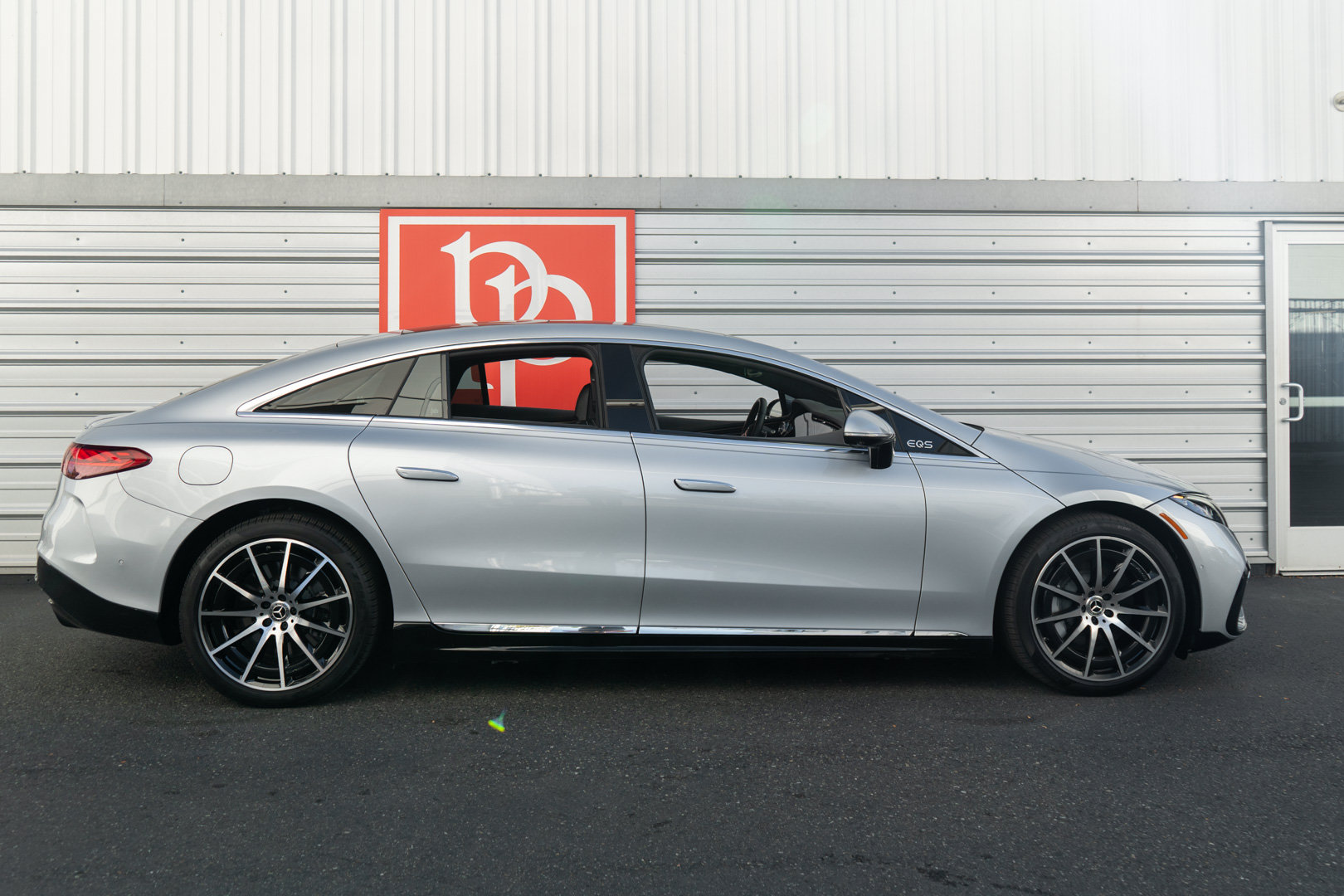 Used 2023 Mercedes-Benz EQS 580 4MATIC Sedan w/ Exclusive Trim Package image 43