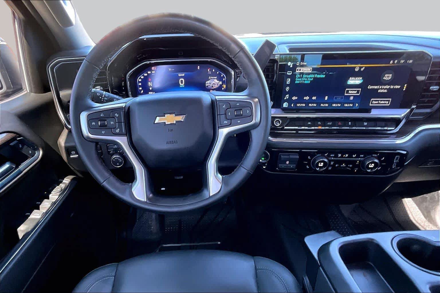Used 2024 Chevrolet Silverado 1500 LT w/ Leather Package AWD/4WD image 6