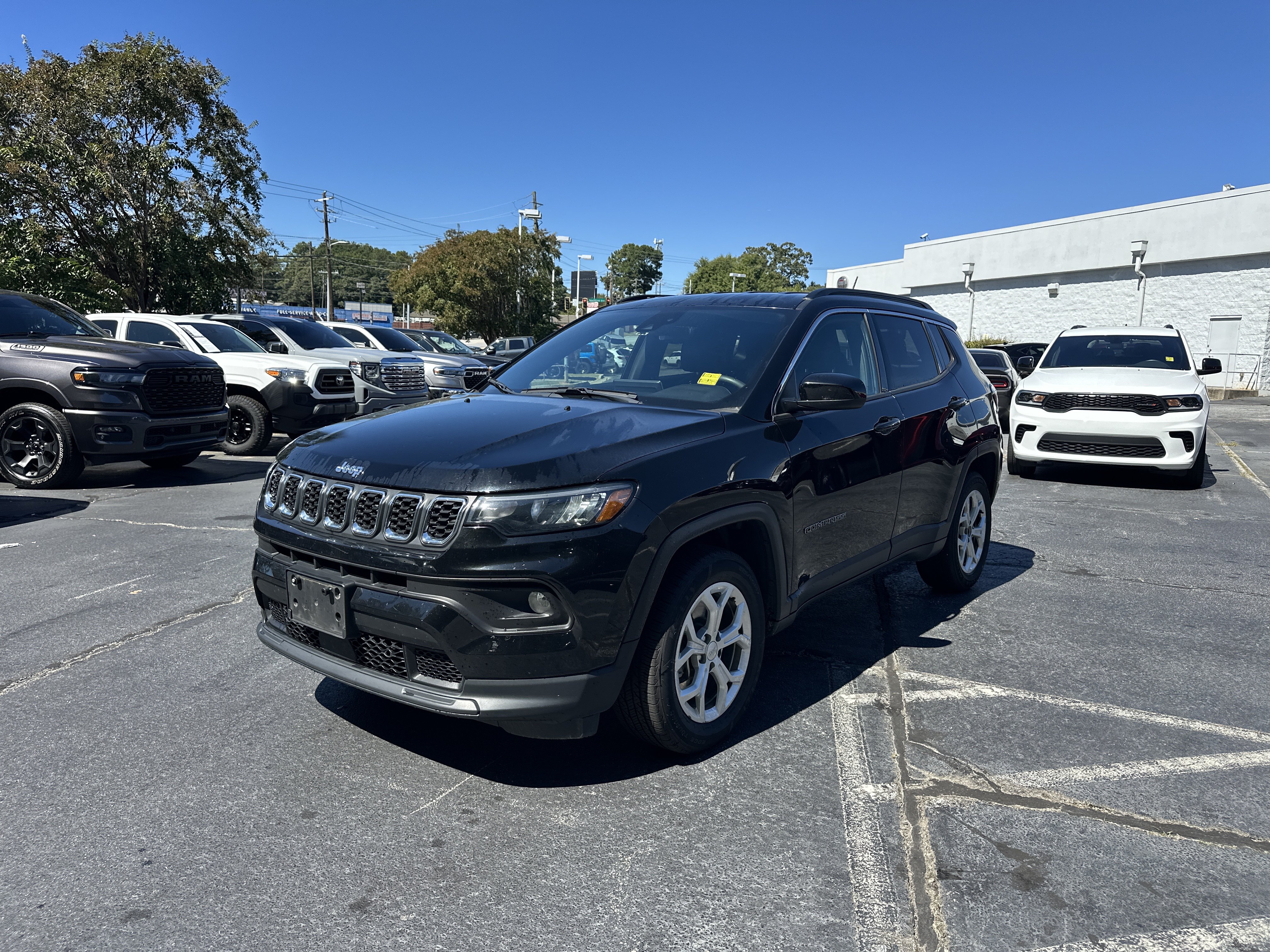 Used 2024 Jeep Compass Latitude AWD/4WD image 5
