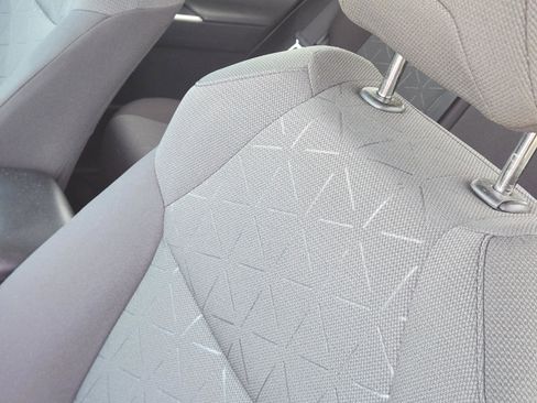 Used 2021 Toyota RAV4 XLE image 8