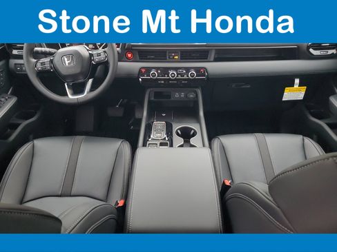 New 2025 Honda Pilot Touring image 17