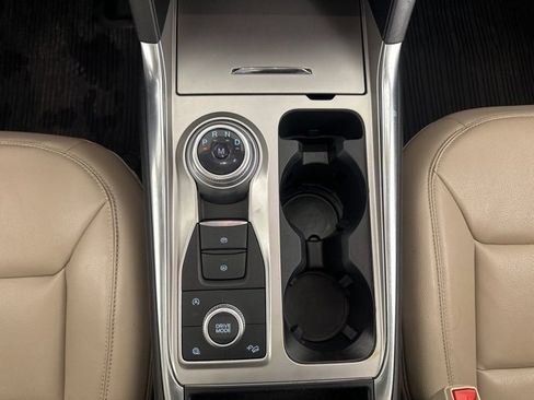 Used 2020 Ford Explorer XLT w/ Equipment Group 202A image 18