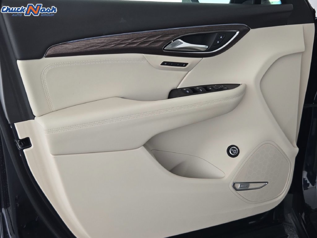 Used 2021 Buick Envision Avenir w/ Technology Package II FWD image 28
