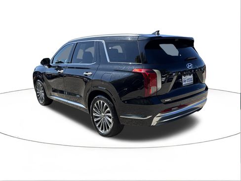 Used 2024 Hyundai Palisade Calligraphy image 5