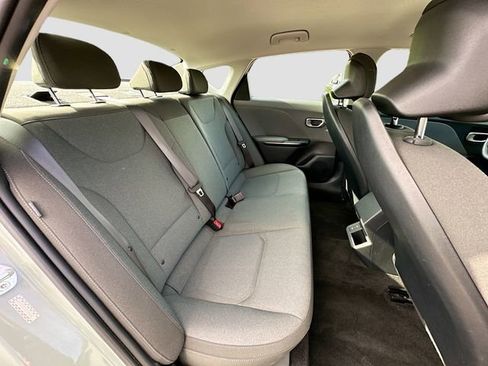 Used 2025 Kia K4 FWD image 24
