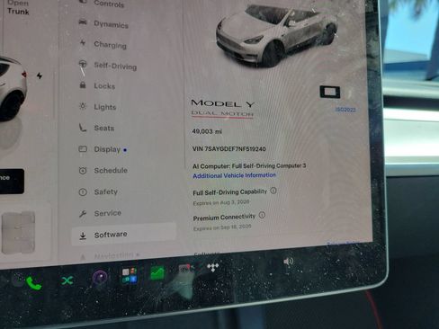 Used 2022 Tesla Model Y Performance AWD/4WD image 26