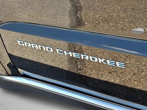 Used 2014 Jeep Grand Cherokee Summit AWD/4WD image 31