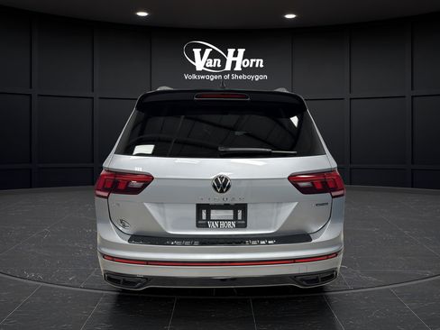 Used 2024 Volkswagen Tiguan SE R-Line AWD/4WD image 6