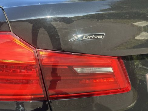 Used 2019 BMW 530i xDrive w/ Dynamic Handling Package image 5