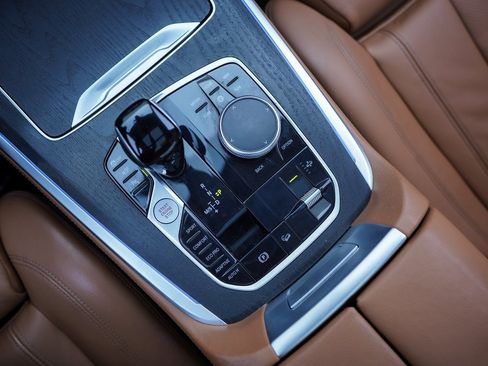 Used 2022 BMW X7 xDrive40i w/ Premium Package image 36