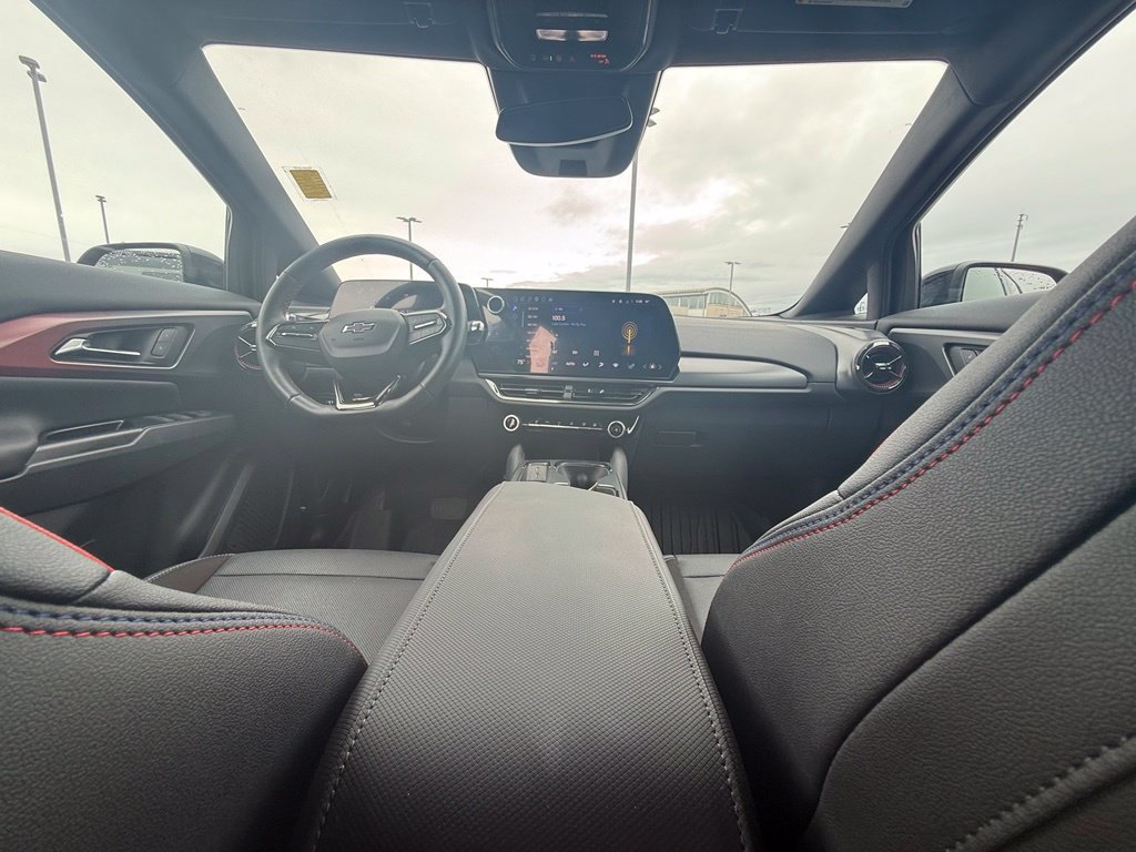 Used 2025 Chevrolet Equinox EV RS FWD image 25
