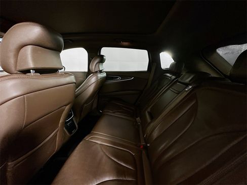 Used 2018 Lincoln MKX Reserve w/ Lincoln MKX Climate Package image 26