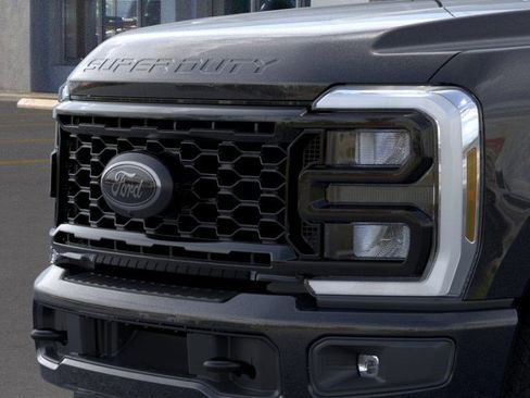 New 2026 Ford F250 Lariat w/ Black Appearance Package image 17