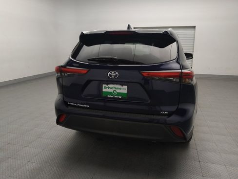 Used 2022 Toyota Highlander XLE image 7