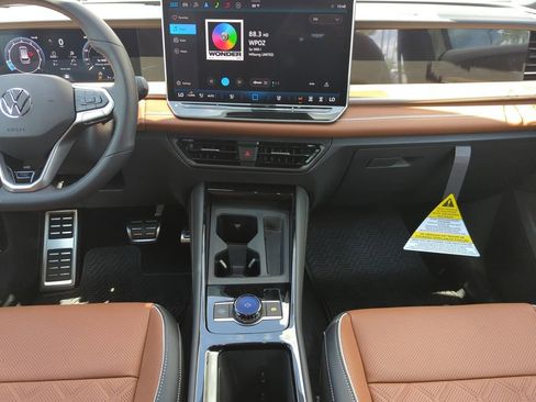 New 2026 Volkswagen Tiguan SEL R-Line AWD/4WD image 23
