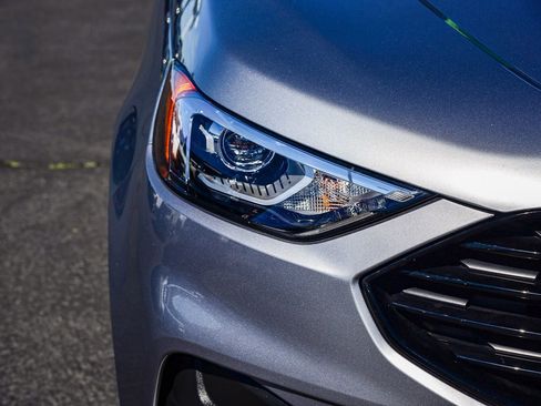 Used 2023 Ford Edge SE w/ Black Appearance Package image 10