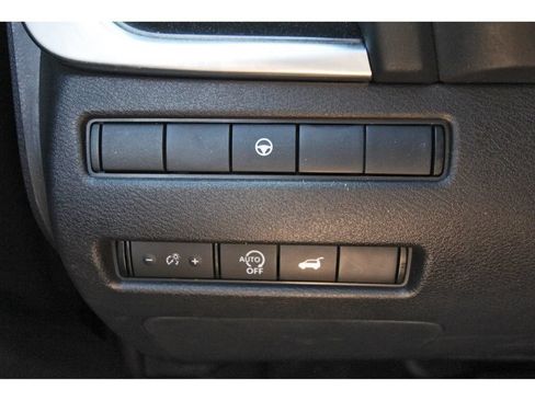 Used 2024 Nissan Rogue SV w/ SV Premium Package FWD image 22