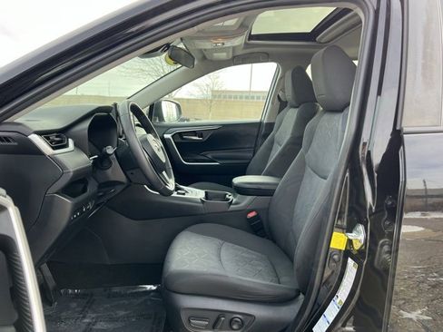 Used 2020 Toyota RAV4 XLE image 19