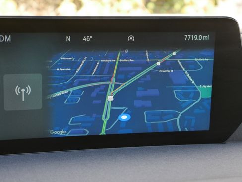 Certified 2025 Ford Expedition Active image 8