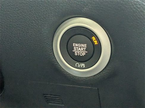 New 2026 Chrysler Pacifica Select image 28