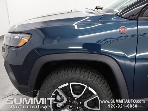 New 2026 Jeep Compass Trailhawk w/ Sun, Sound & Navigation Group AWD/4WD image 33