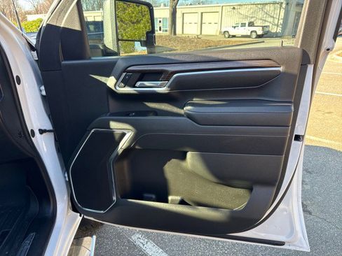 Used 2024 Chevrolet Silverado 2500 LT w/ Safety Package image 47