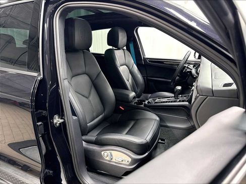 Used 2026 Porsche Macan AWD/4WD image 29