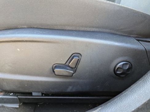 Used 2020 Dodge Charger SXT image 11