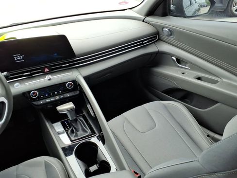 Used 2023 Hyundai Elantra SEL w/ Convenience Package FWD image 13