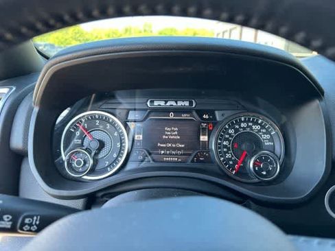 Used 2022 RAM 1500 Big Horn AWD/4WD image 10