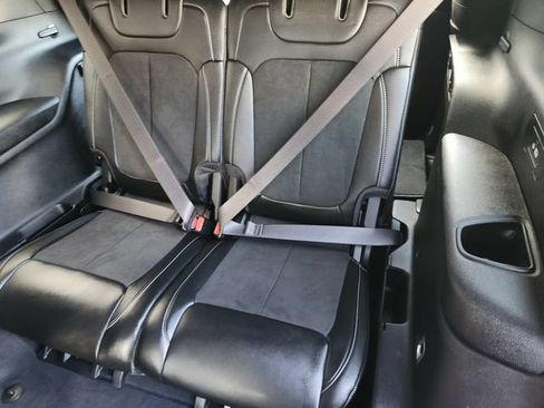 Used 2025 Jeep Grand Cherokee L Altitude RWD image 32