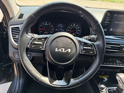 Used 2023 Kia Seltos S AWD/4WD image 13
