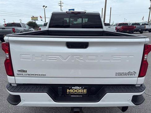 Used 2024 Chevrolet Silverado 2500 High Country w/ High Country Premium Package AWD/4WD image 7