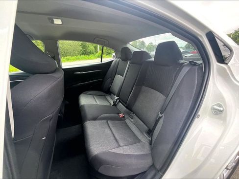 Used 2025 Toyota Camry SE FWD image 15