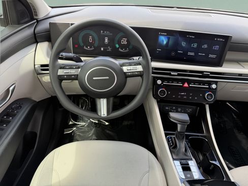 Used 2025 Hyundai Tucson SEL FWD image 14
