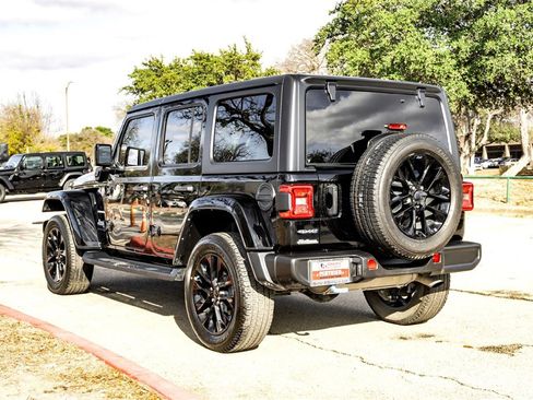 Used 2023 Jeep Wrangler Unlimited Sahara image 7