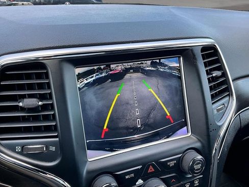 Used 2018 Jeep Grand Cherokee Limited AWD/4WD image 21