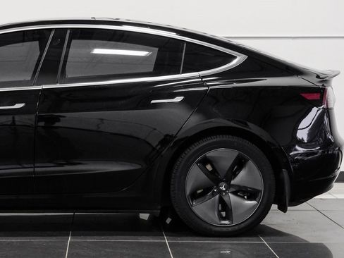 Used 2018 Tesla Model 3 Long Range image 17