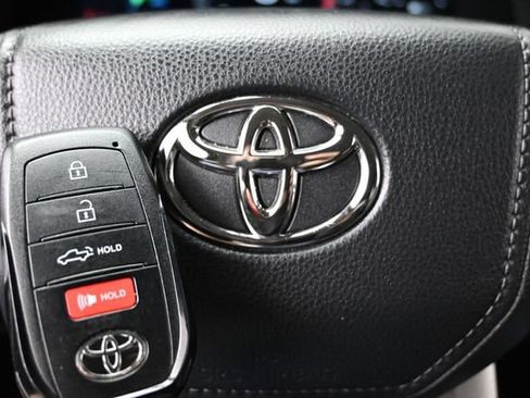 Used 2023 Toyota Tundra Limited AWD/4WD image 46