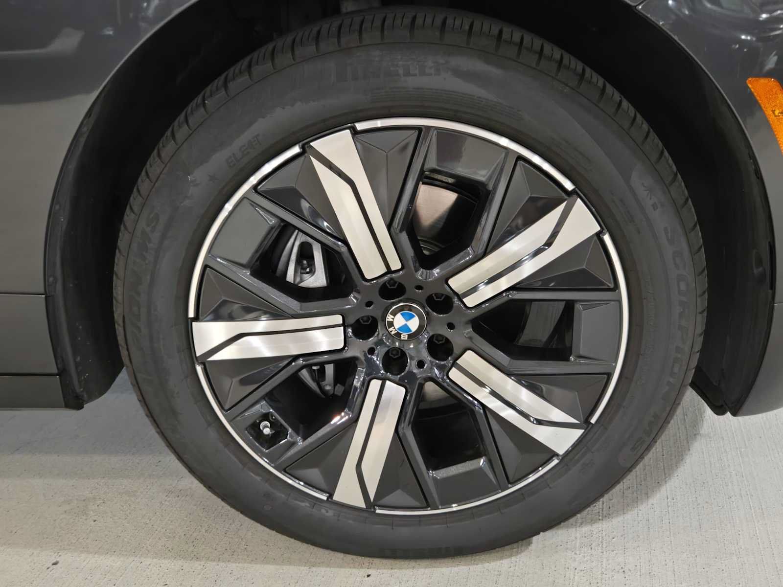 Used 2026 BMW iX xDrive45 w/ Executive Package AWD/4WD image 9